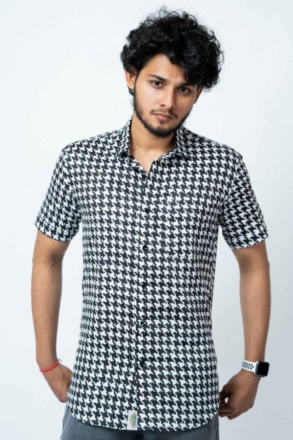 BLACK & WHITE HOUNDSTOOTH PRINT MENS HALF SHIRT. - Image 4