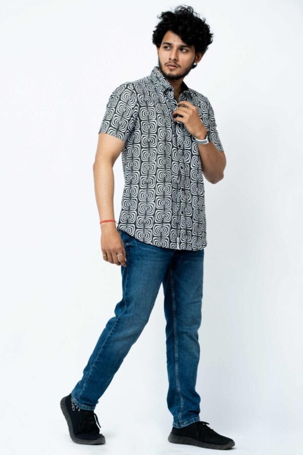 BLACK & WHITE SMART CASUAL  COTTON SHIRT. - Image 4