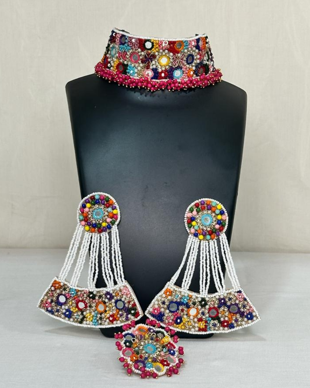 Muskan (White) – Neckpiece, Earrings and Ring