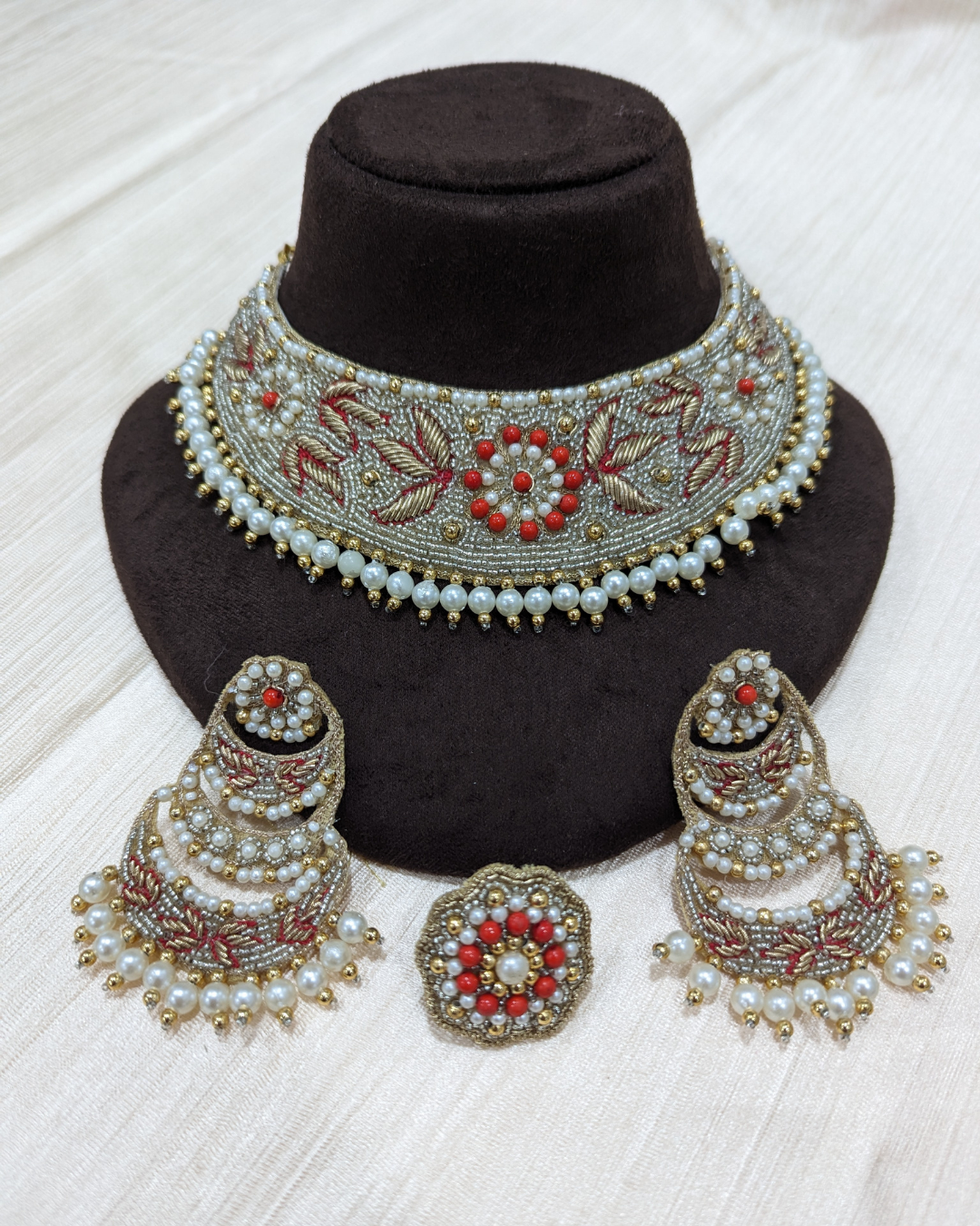 Bhagyawati – Neckpiece, Earrings and Ring