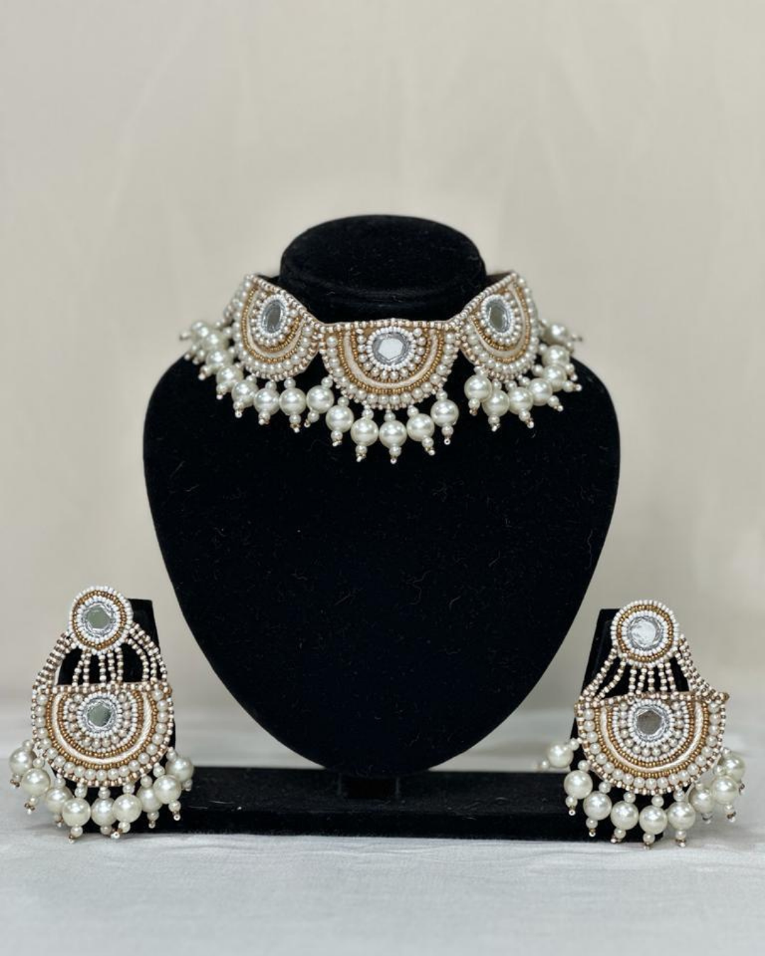 Yamini – Neckpiece and Earrings