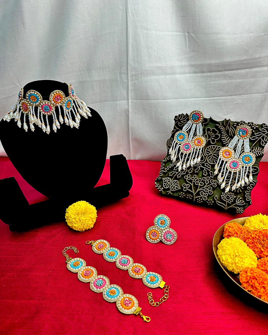 Mangala – Neckpiece, Earrings, Bracelets and Ring