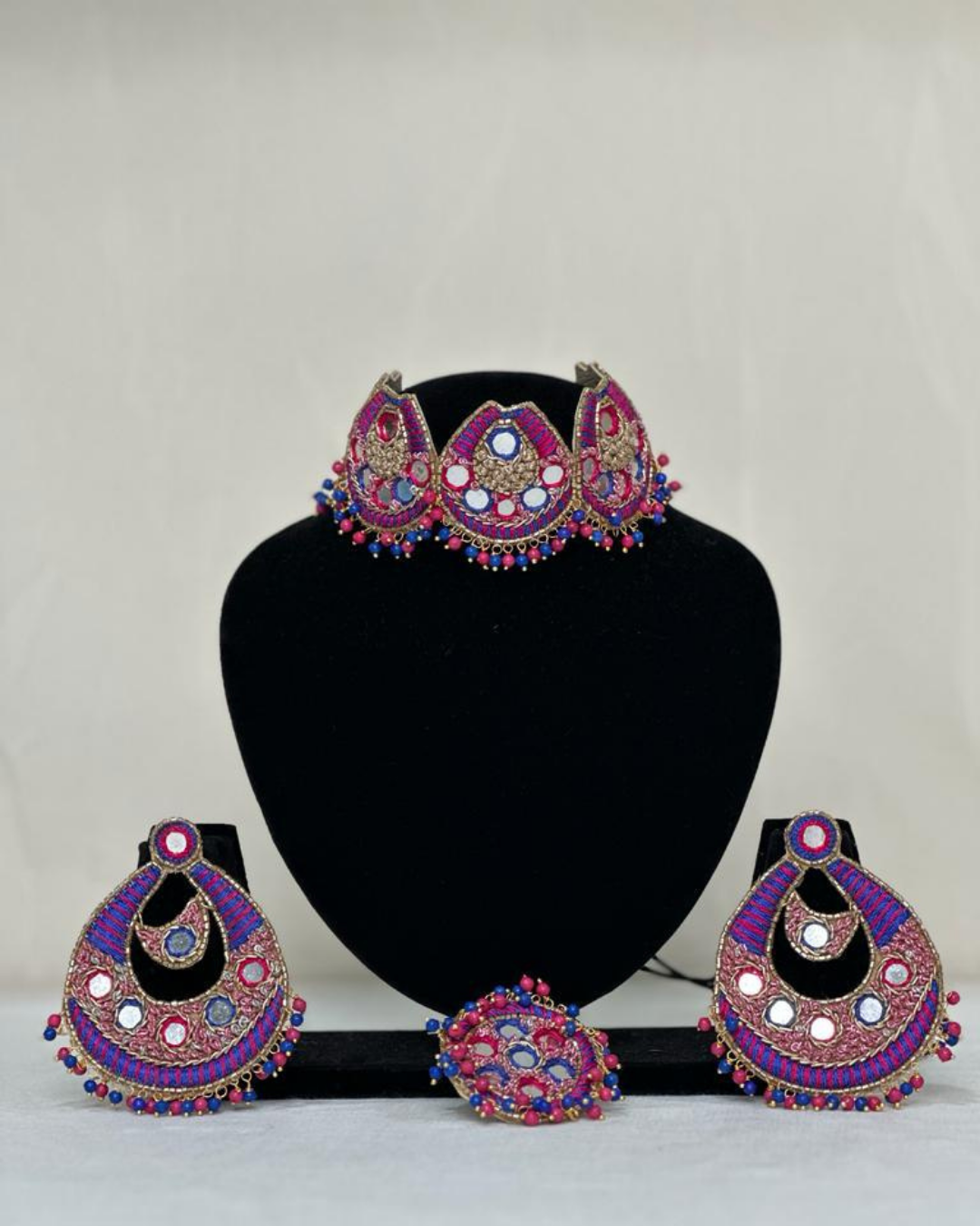 Neelam – Neckpiece, Earrings and RIng