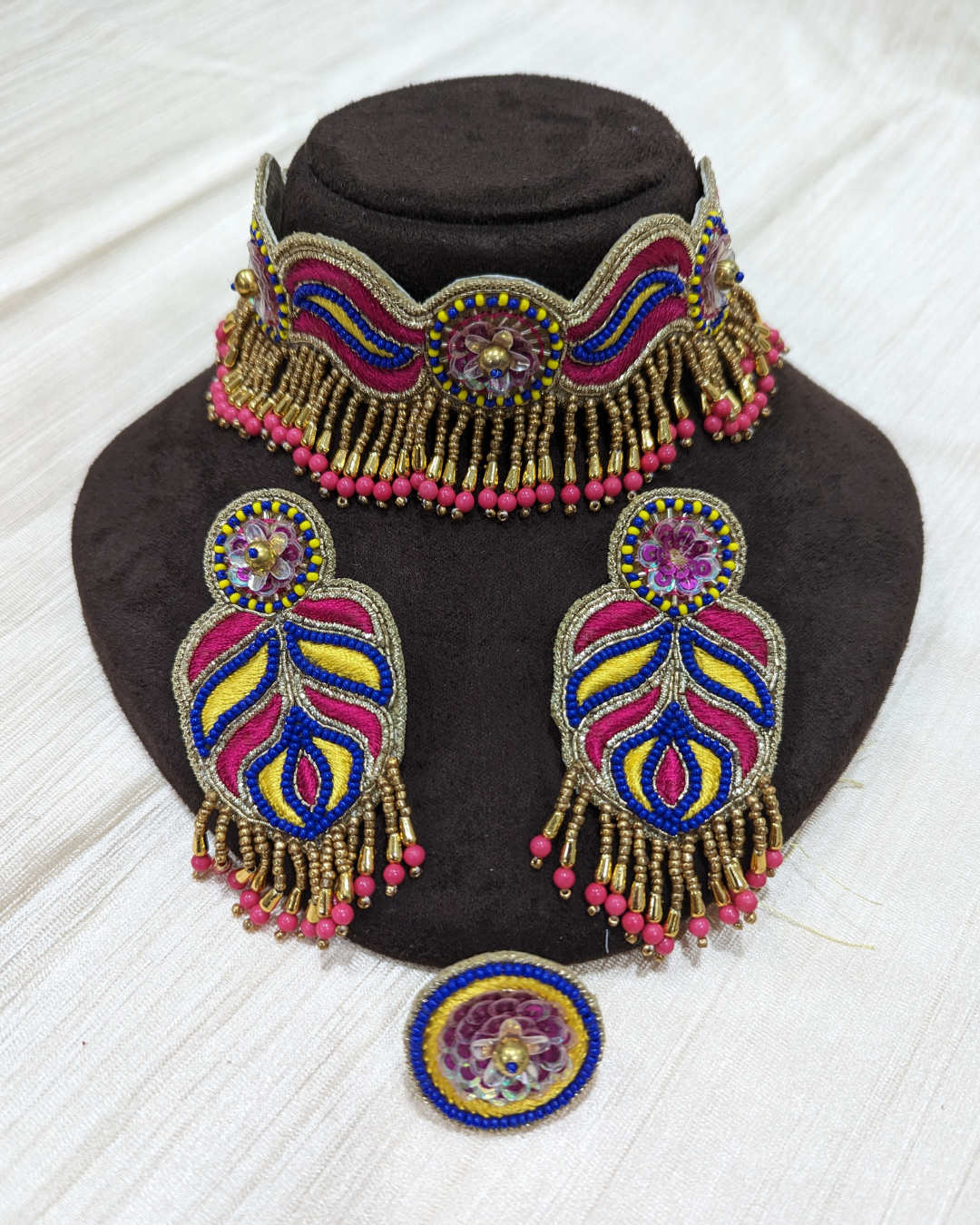 Tara – Neckpiece, Earrings and Ring